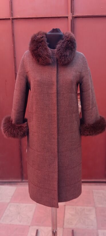 zhenskie kozhanye palto: Пальто S (EU 36), цвет - Коричневый