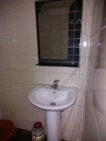 Uzunmüddətli kirayə mənzillər: Suraxını Rayonu Yeni Günəşli A/B Massivi 2 otaq. Mərtəbə - 9/8 Otaq — 8