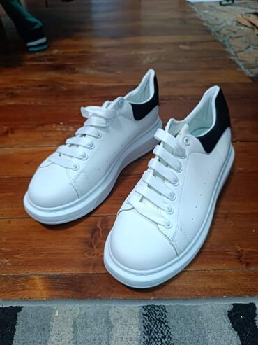 cat obuca muska: Trainers, Alexander McQueen, size - 37