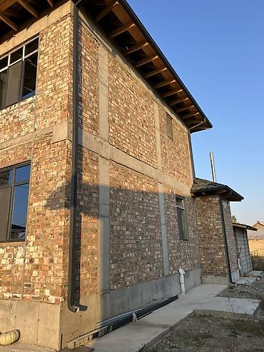 этажные дома: 4 комнаты, 130 м², 410 соток, Сокулук, Собственник — 5