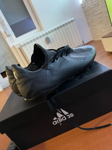 crna haljinica: Adidas kopačke u dobrom stanju