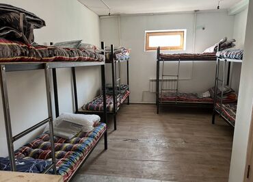 старые кровати: Срочно продаем кровати 7 шт 
Новые