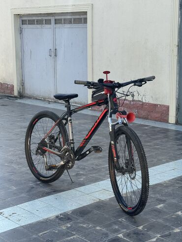 Şəhər velosipedləri: İşlənmiş Şəhər velosipedi Giant, 28", sürətlərin sayı: 12, Ünvandan götürmə — 7