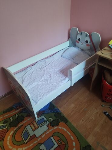 krevet auto za decu: Unisex, bоја - Šareno, Upotrebljenо