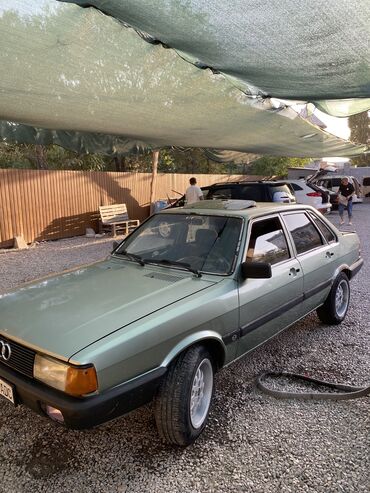 обмен с вашей доплатой: Audi 80: 1985 г., 1.8 л, Механика, Бензин, Седан