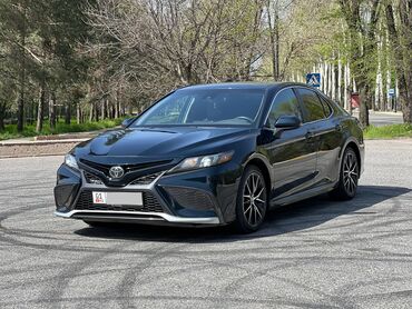 Toyota Camry: 2021 г., 2.5 л, Автомат, Бензин, Седан