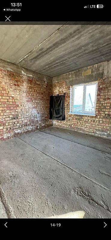 Продажа коттеджей и домов: Продаётся дом в районе нового стадиона, Бишкек. Основные параметры: - — 10