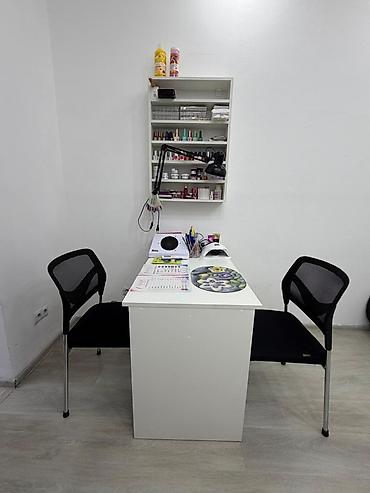 işləmiş divan: Gözəllik/salon mebeli dəsti Tərkib: - Qara rəngli, yumşaq parça üzlü — 4