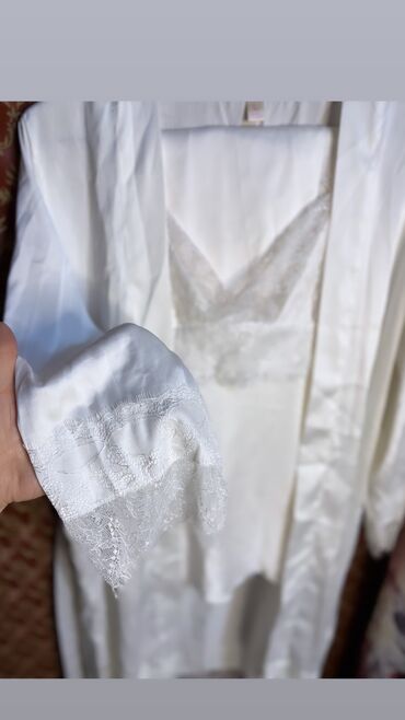 Абсолютно 💯 новый пижамный тройка размер 46/48 цена 1000 ткань