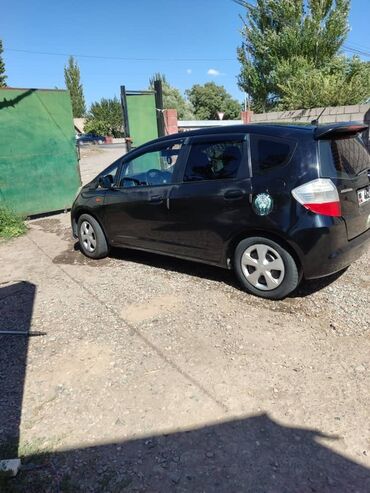 купить авто в бишкеке дешево: Honda Jazz: 2010 г., 1.4 л, Механика, Бензин, Хетчбек