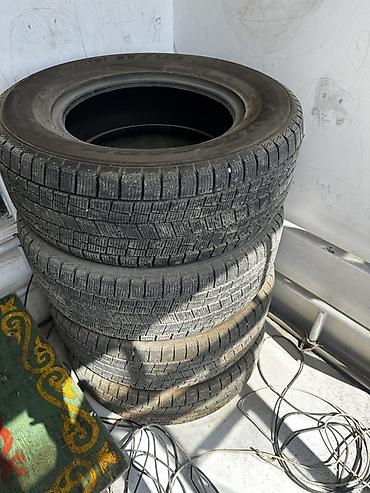 Шины: Покупались на 4Runner. Катались пару месяцев. Комплект зимних шин — 2