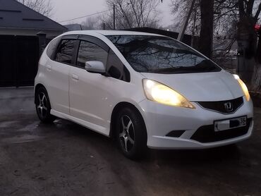 машина вариантга: Honda Fit: 2008 г., 1.3 л, Вариатор, Бензин, Хэтчбэк