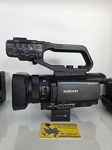 Sony XDCAM X70 peşəkar video kamera Üzərində 2 batareka adaptr və lalafo.az -da Sony XDCAM X70 peşəkar video kamera Üzərində 2 batareka adaptr və