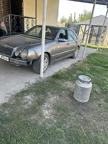 210 cdi: Mercedes-Benz E-Class: 1992 г., Седан — 3