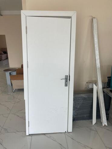 Bunker qapıları: İşlənmiş Otaq qapısı Plintus ilə, Zəmanətsiz, Ünvandan götürmə