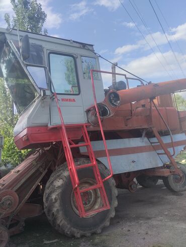 трактор кировец: Продается с двумя жадками цена 900000