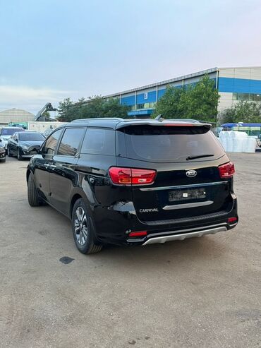 бампер на соната: Kia Carnival: 2019 г., Дизель