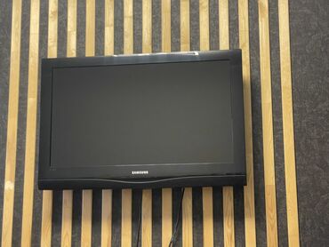 тюнер для телевизора: Samsung 32 hd ready В комплекте пульт подставка В очень хорошем