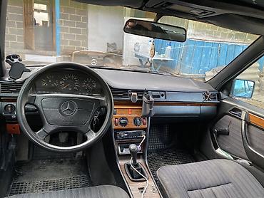 Mercedes-Benz: Mercedes-Benz W123: 1993 г., 2.2 л, Механика, Бензин, Седан — 5