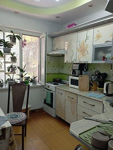 Кыймылсыз мүлк: 3 бөлмө, 75 м², 106-серия, 1 кабат — 10