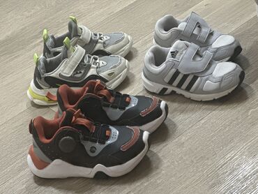 кроссовки летние: Кроссовки на мальчика. 31 размер. Фирма lining file adidas. За все 3