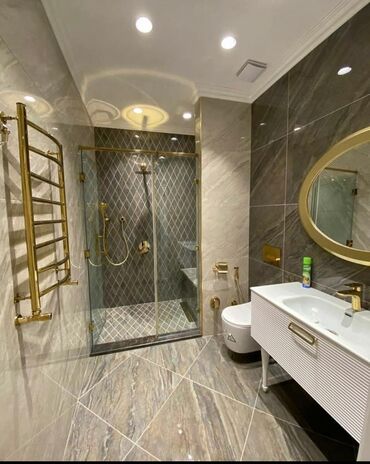 Duş kabinaları, arakəsmələr: Yeni Arakəsmə, Künc üçün, Pulsuz çatdırılma — 24