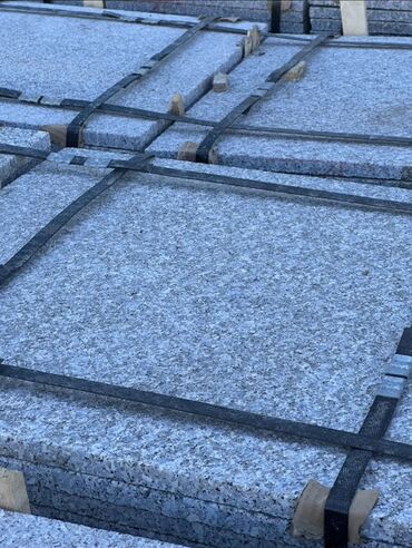 Фасадные гранитные плитки: Плиты из гранита оптом и в розницу для облицовки фасадов, ступеней или — 8