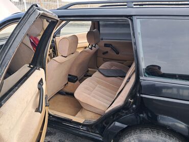 Volkswagen: Volkswagen Passat: 1990 г., 1.8 л, Механика, Бензин, Универсал — 13