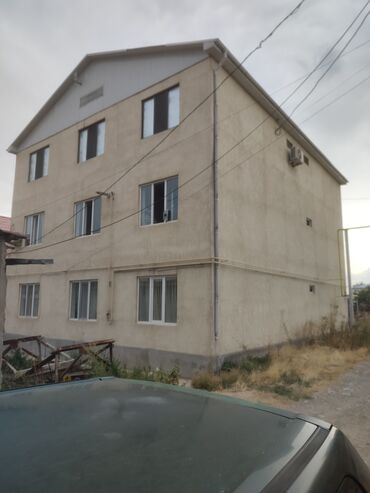 срочно продаётся 1 комнатная квартира в районе ошского рынка по улице молодая гвардия: Дача суудан квартира сатылат. 37квадрат. Псо го. Ремонт озунор