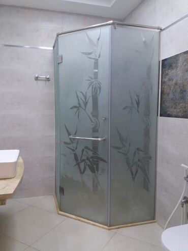 Duş kabinaları, arakəsmələr: Yeni Arakəsmə, Düzbucaqlı, Pulsuz çatdırılma — 13