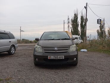 Toyota: Toyota ist: 2004 г., 1.3 л, Автомат, Бензин, Хэтчбэк