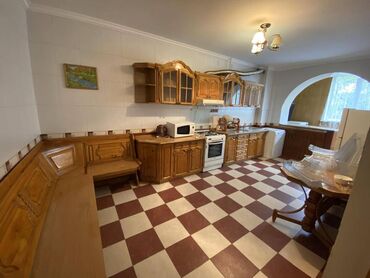 Продажа квартир: 3 комнаты, 93 м², Индивидуалка, 2 этаж, Косметический ремонт