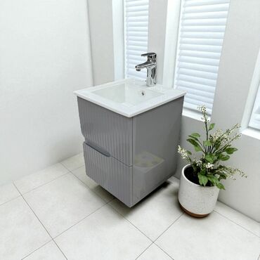 hamam ucun dolab: Müasir vanna otağı üçün lavabo və şkaf dəsti - Dizayn: Kompakt