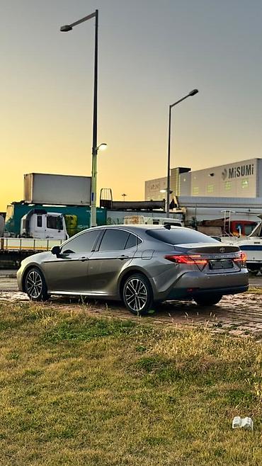 is 200 lexus: Toyota Camry: 2026 г., 2.5 л, Автомат, Гибрид, Седан — 5