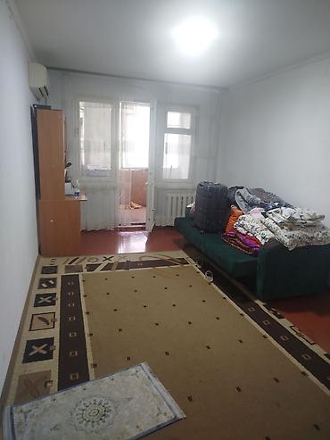 Долгосрочная аренда комнат: Сдаётся просторная комната в квартире. Описание: - Светлая комната — 4