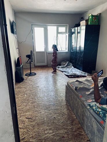 квартира керек бишкектен: 2 комнаты, 55 м², 107 серия, 1 этаж, ПСО (под самоотделку)