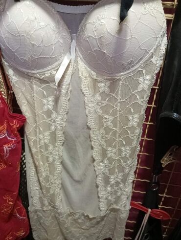 Ostali donji veš: Bebidol, bodi, komplet brushalter i gaćice, pet vrste korseta, dva — 6