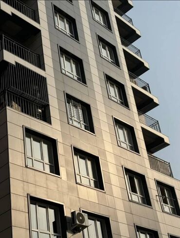 квартира в пишпек: 3 бөлмө, 91 кв. м, Элитка, 4 кабат, ПСО (өзү оңдоп түзөтүп бүтүү үчүн)