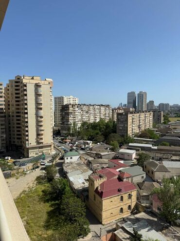 Uzunmüddətli kirayə mənzillər: 3 otaqlı, Yeni tikili, 144 kv. m