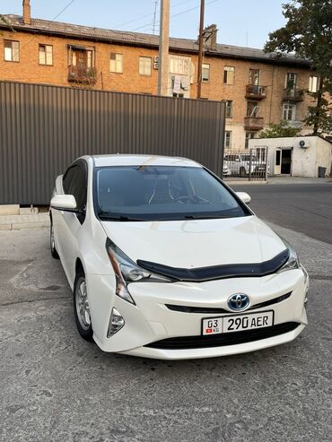 Toyota: Toyota Prius: 2016 г., 1.8 л, Вариатор, Гибрид, Универсал