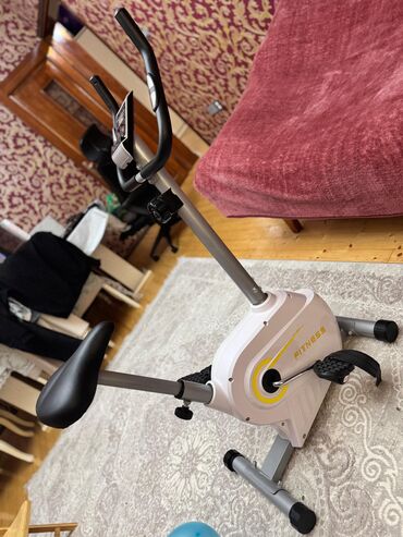 Velotrenajorlar: Velotrenajor Fitness RF-204 .az istifadə olunub, maximal istifadəçi