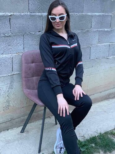 Gornji i donji deo: Nove ženske komplet trenerke M,L,XL,XXL veličine za samo 3500 din — 4