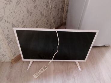 apple 15 pro max цена бишкек: Телевизор с диагональю около 24–32" в белом корпусе. Плоская