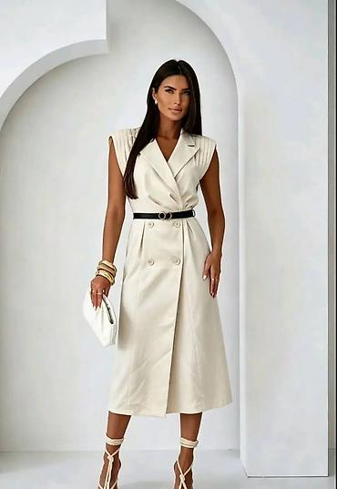 nike force shadow: Elegantna midi haljina bez rukava – model s dvorednim kopčanjem i — 6