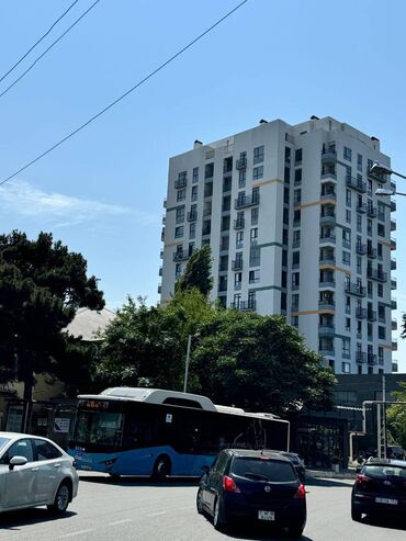 Köhnə tikili: Qaraçuxur qəs., 3 otaqlı, Yeni tikili, m. Neftçilər, 106 kv. m