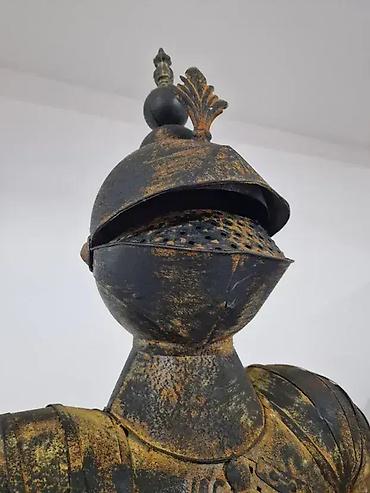 Figure: Vitez sa kopljem i štitom (visina 205 cm) ⚔️🛡️ Odlično stanje. 🏠 — 11