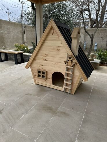 Yuvalar: Yeri pol taxtasından yığılmadı ümumi yuva özü obşıvka taxtadan.Damı — 1