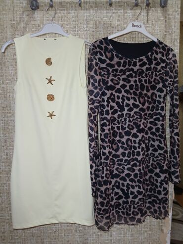 Пиджаки: İki xanım donu seti. Birlikdə satılır 1) Açıq krem rəngli, qolsuz