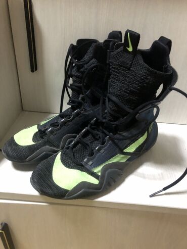 индийские платья: Мужские кроссовки, 42, Nike, Б/у, цвет - Черный, Самовывоз