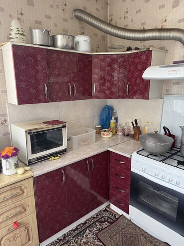 кухонная уголок бу: Ашкана гарнитуру, Колдонулган, түсү - Кызыл, Жыгач, Өзү алып кетүү